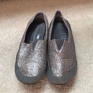 Gray/silver sparkle casual shoes